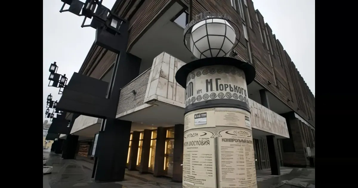 Замгендиректора МХАТа Артура Гезерова арестовали по обвинению в растрате вслед за экс-директором Владимиром Кехманом