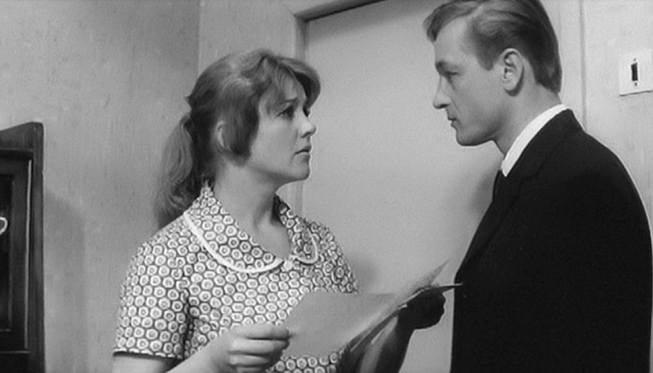 Как наши бабушки справлялись без мультиварок и роботов-пылесосов Как наши бабушки справлялись без мультиварок и роботов-пылесосов