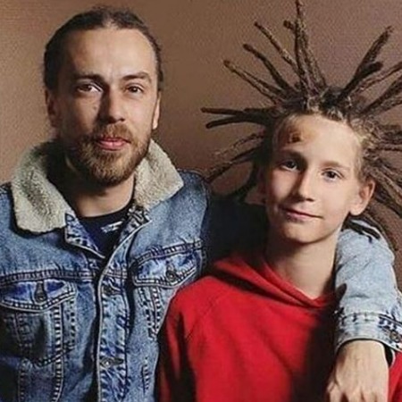 Отец Децла Александр Толмацкий о поведении внука: "Его интересуют только деньги" Отец Децла Александр Толмацкий о поведении внука: "Его интересуют только деньги" Звездные дети