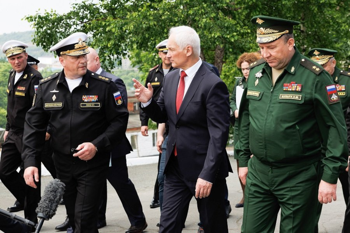 Почти полтора месяца провел Андрей Белоусов в должности главы министерства обороны.-3