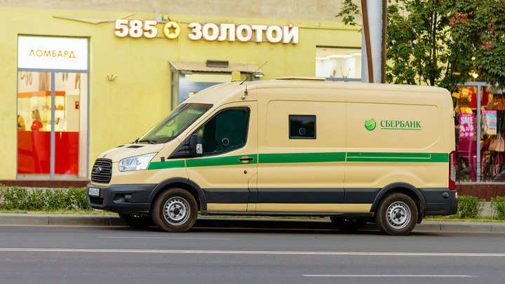 Греф против плана Белоусова: Сбербанк усиленно выводит деньги из России