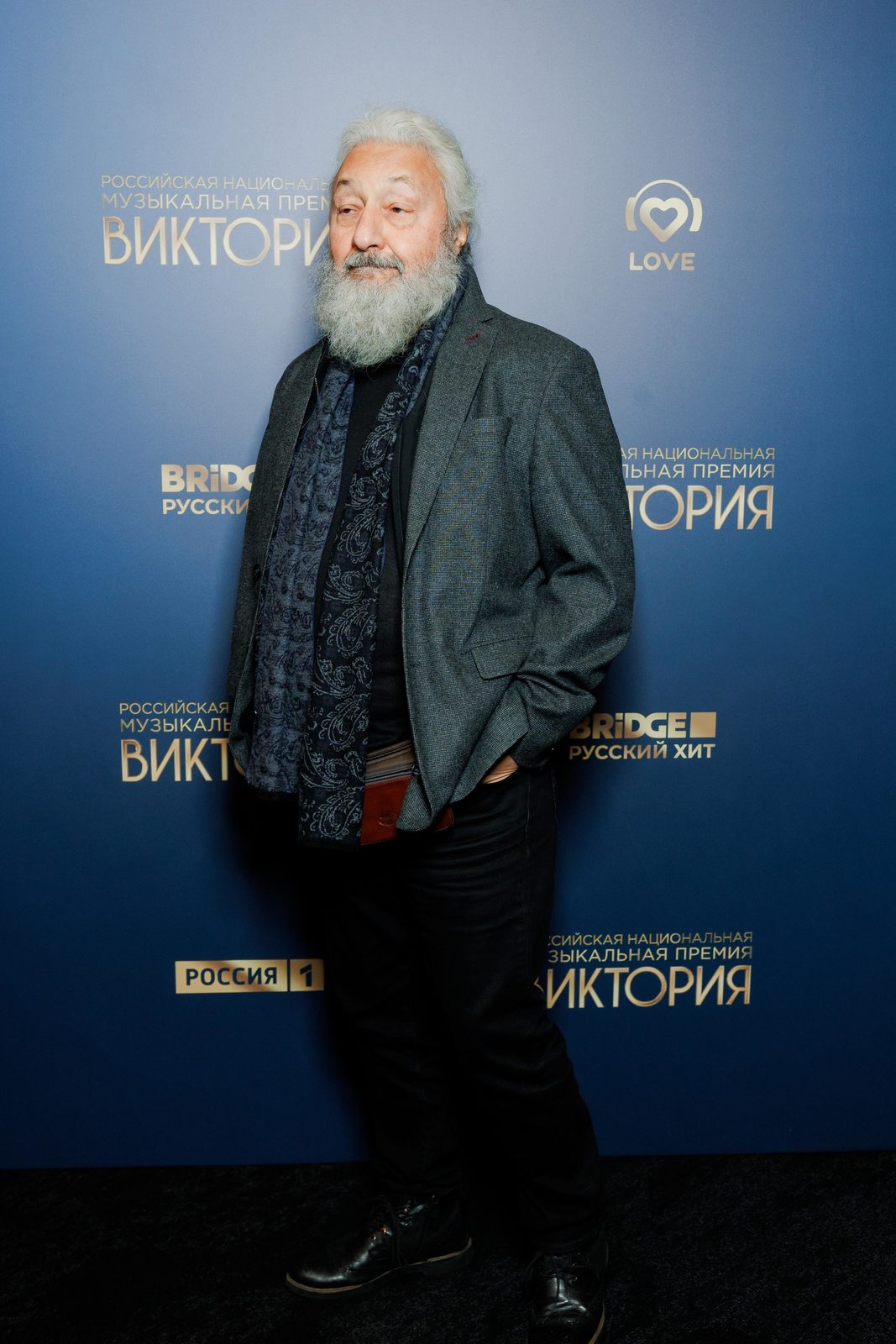 Алена Свиридова, Юлианна Караулова и Ольга Бузова  Алена Свиридова, Юлианна Караулова и Ольга Бузова