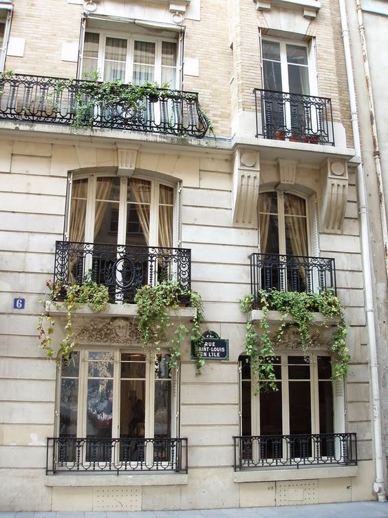 Для чего нужен французский балкон?