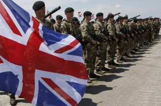 Великобритания увеличит количество военных в Польше