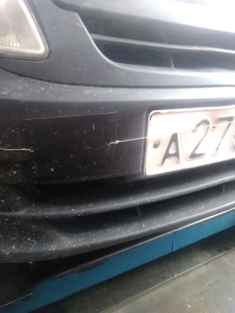 Вопрос автомобилистам: для чего натянута леска в салоне этой машины? Вопрос автомобилистам: для чего натянута леска в салоне этой машины? автомобили,Россия,советы