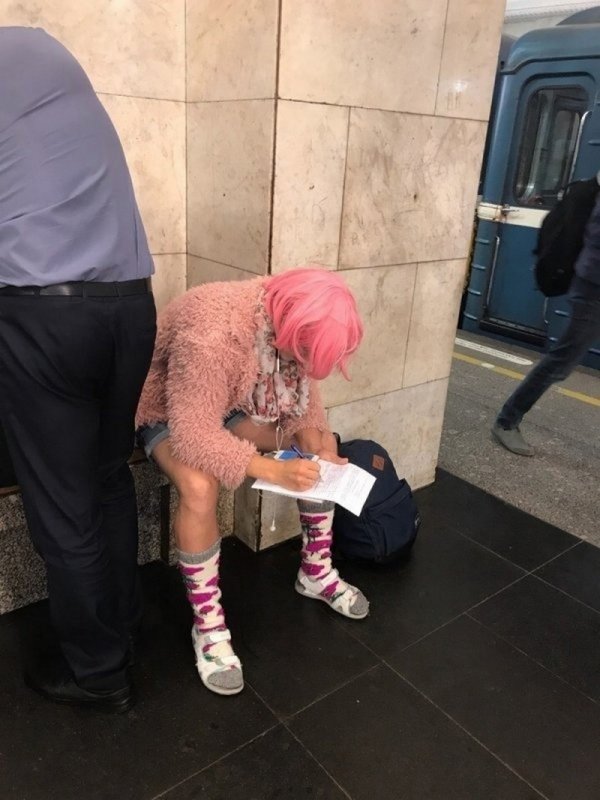 Модники и чудаки из метро  смешные картинки,фото-приколы,юмор