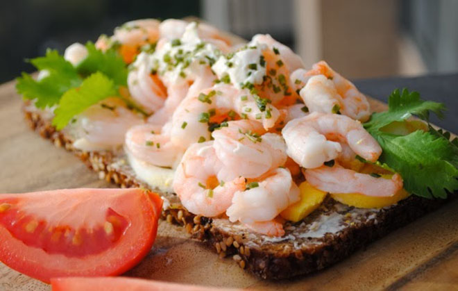 бутерброды с креветками