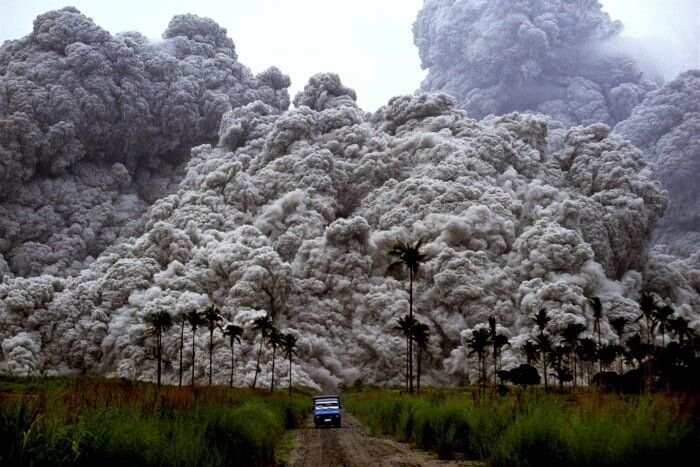 Извержение вулкана Пинатубо, Филиппины, лето 1991 года/ © yavarda.ru