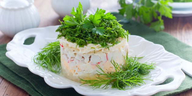 10 действительно вкусных салатов с крабовыми палочками рецепты,салаты