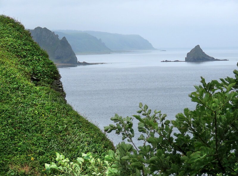 Кунашир: мыс Столбчатый Кунашир: мыс Столбчатый