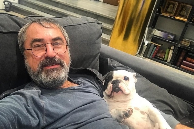 Отец Децла Александр Толмацкий о поведении внука: "Его интересуют только деньги"