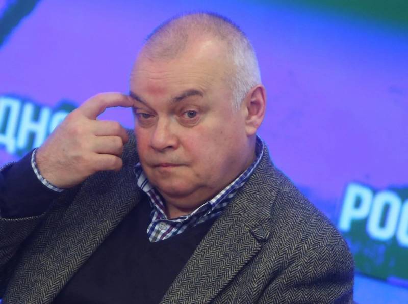 Генералы Краснов и Власов: кому выгодно поставить их рядом?