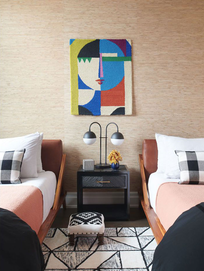 Яркий дом у озера для семьи в Канаде Яркий дом у озера для семьи в Канаде американский стиль