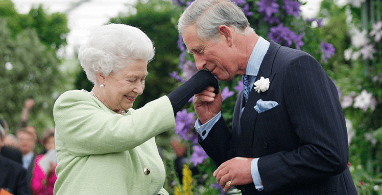 Королева Елизавета II готовит для принца Чарльза новый титул