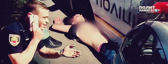 В Сеть попало шокирующее видео — в Запорожье полицейская машина переехала женщину
