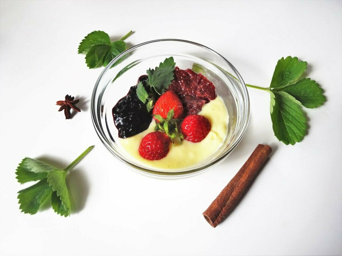 Десерт Роте грютце из замороженных ягод могу есть на завтрак, обед и ужин