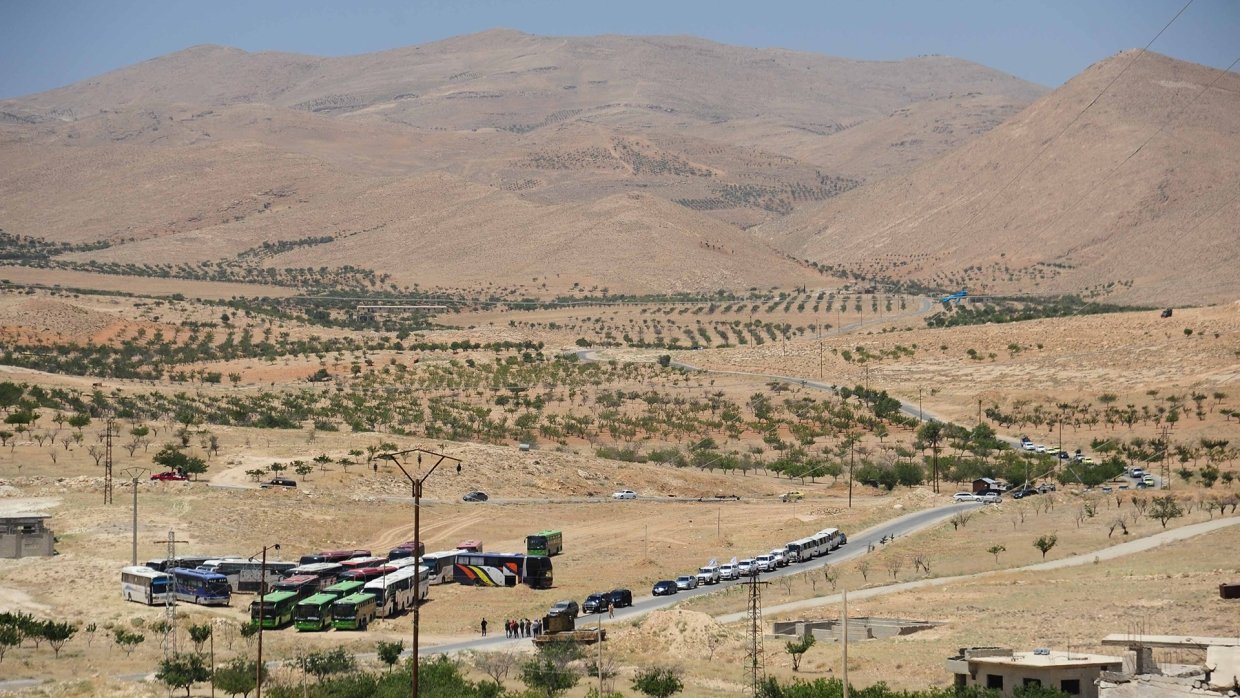 Отряды ИГИЛ* сдаются «Хезболле» на границе с Ливаном