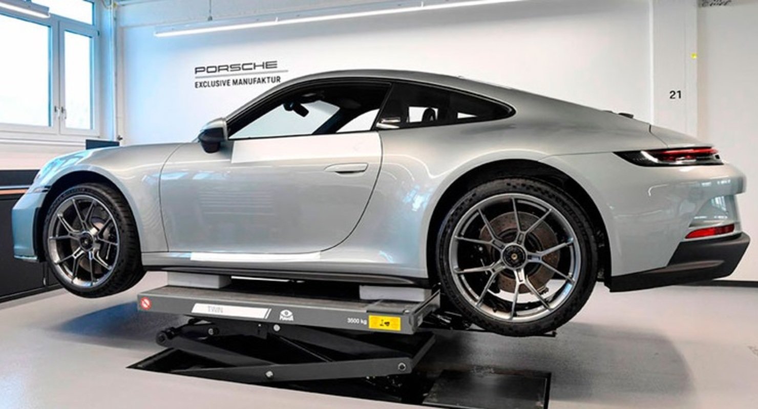В честь 70-летия Porsche выпустили эксклюзивную модель 911 GT3 Автомобили