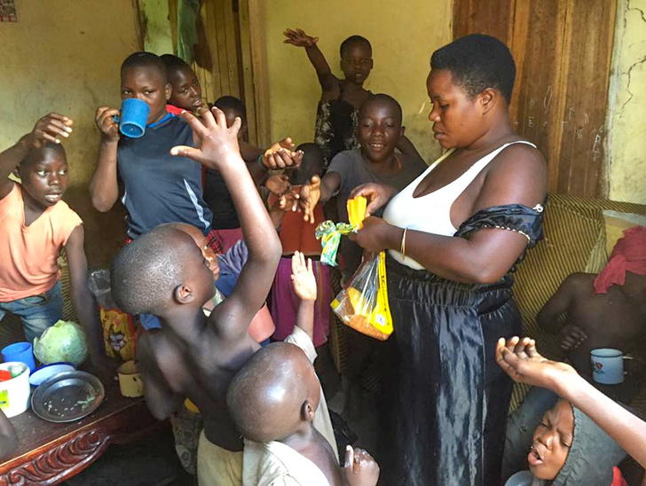 Ее продали будущему мужу в 13 лет: история многодетной матери, которая родила 44 ребенка 