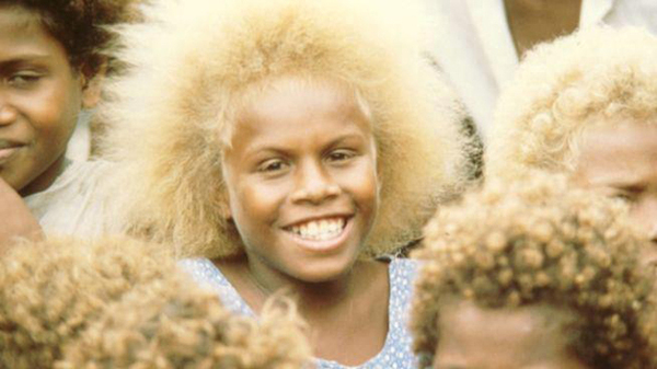 История появления темнокожих жителей Меланезии со светлыми волосами