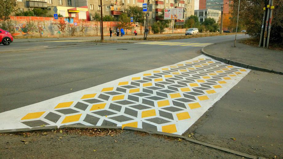 «Многие эту картинку воспримут как шутку»: почему в Челябинске «сотрут» креативный пешеходный переход