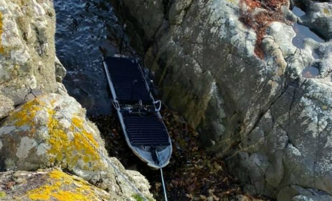 На берегу Шотландии нашли беспилотный катер-дрон. Власти пытаются понять, кому он принадлежит Культура