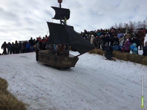 Первый тамбовский фестиваль креативных санок 