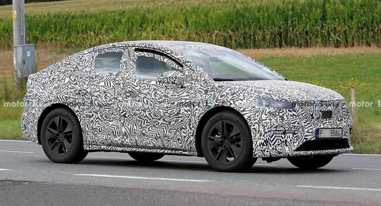 Skoda вывела на тесты «заряженный» кроссовер Enyaq GT