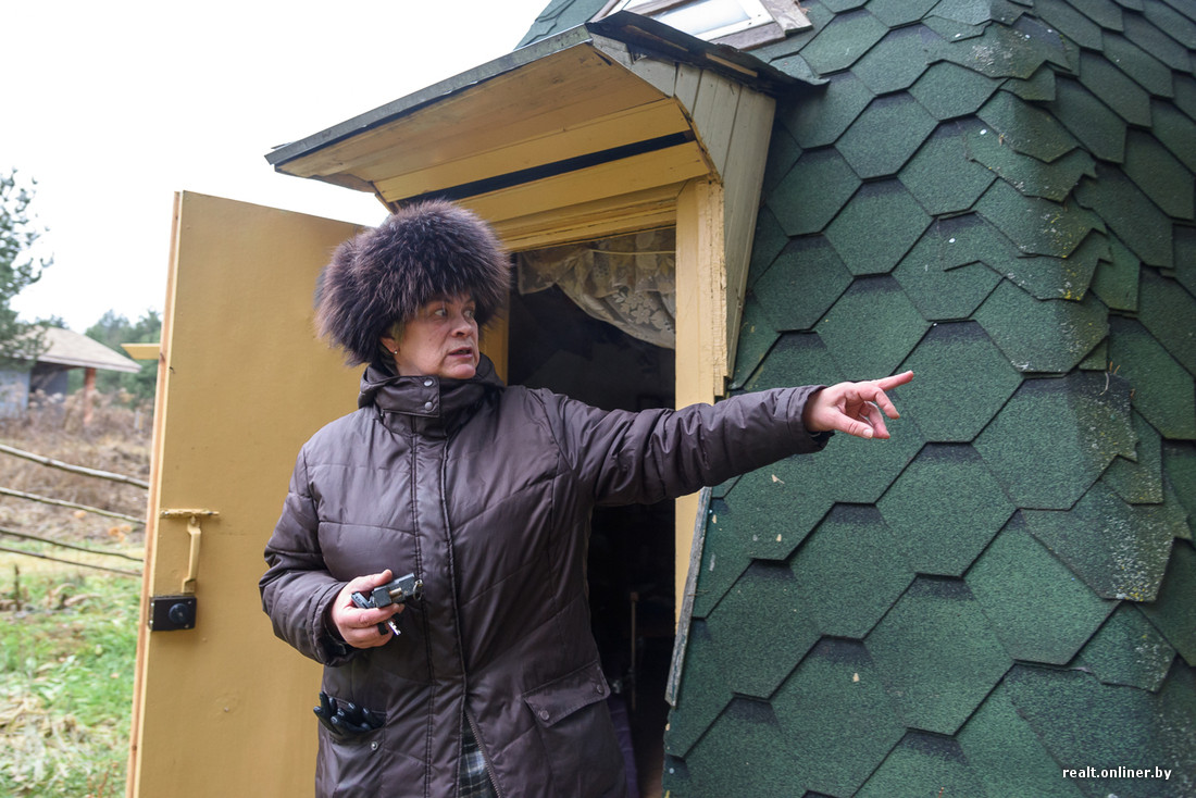 «Дом-шалаш» за $2000. Архитектор нашла выход из кризисной ситуации и построила необычное сооружение под Минском