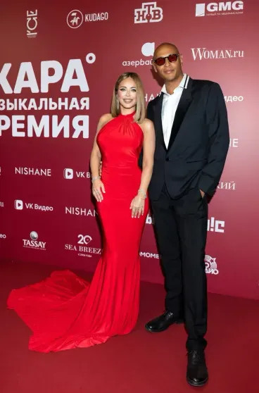 Алсу, Дима Билан, Сергей Лазарев, Полина Гагарина, Джиган, Кети Топурия и Клава Кока посетили премию 