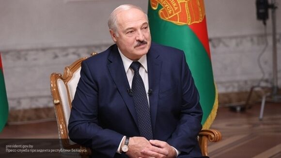 Лукашенко поблагодарил РФ за помощь на фоне беспорядков в Белоруссии