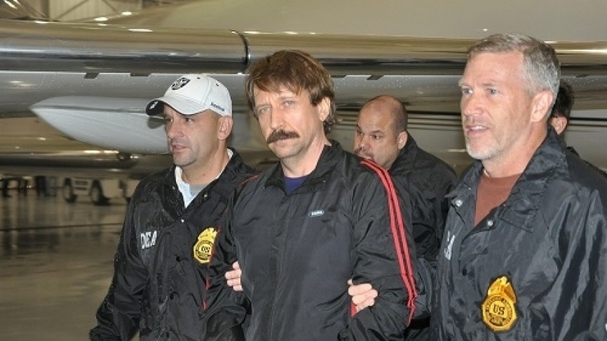 Российские дипломаты встретились с осужденным в США Виктором Бутом