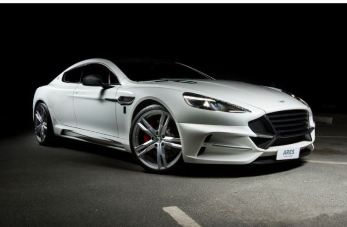 Агрессивный Aston Martin Rapide S радует глаз.