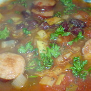 Айнтопф с фасолью и колбасками