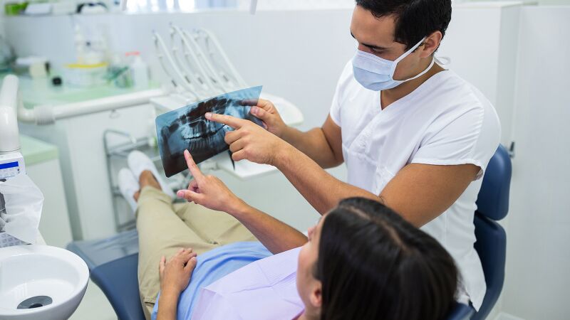 Международный день стоматолога отметят в этом году без бала