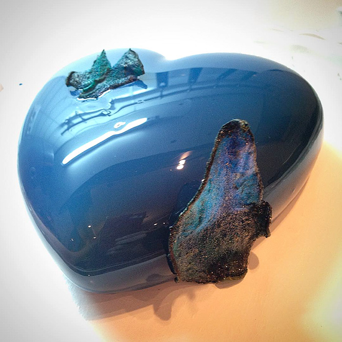 необычные зеркально-мраморные пончики 