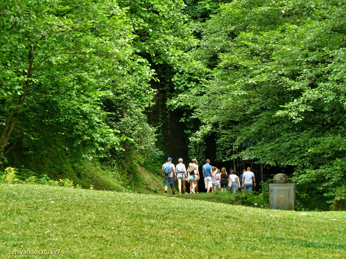 Восточная Абхазия. Пещера Абрскила. Первая часть пути 