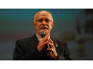 У врагов России не может быть российского паспорта: Михалков абсолютно прав У врагов России не может быть российского паспорта: Михалков абсолютно прав России, гражданства, против, нельзя, другой, гражданство, сказать, очень, будет, именно, несколько, может, чтобы, никакой, когда, Россия, отнять, Германию, деньги, пожилые