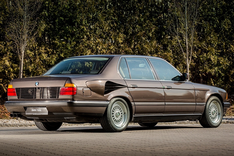 V16 от BMW был шедевром, который не пошел в массы V16 от BMW был шедевром, который не пошел в массы