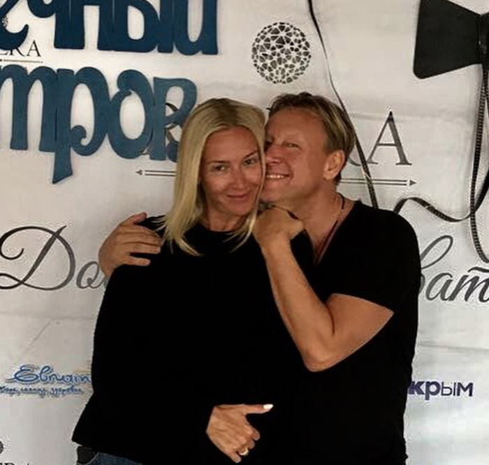 «Если отмотать время назад, я выбрал бы ее снова»: Жена Дмитрия Харатьяна сводит с ума своим цветущим внешним видом актер,звезда,шоу,шоубиz,шоубиз