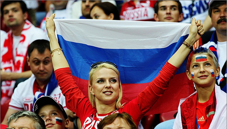 Российские футбольные фанаты ответили песней на фильм ВВС