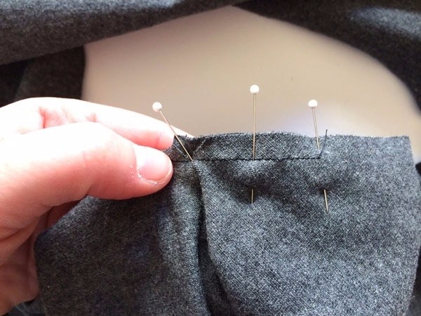 V-образный вырез горловины в изделиях из трикотажа V-образный вырез горловины в изделиях из трикотажа одежда