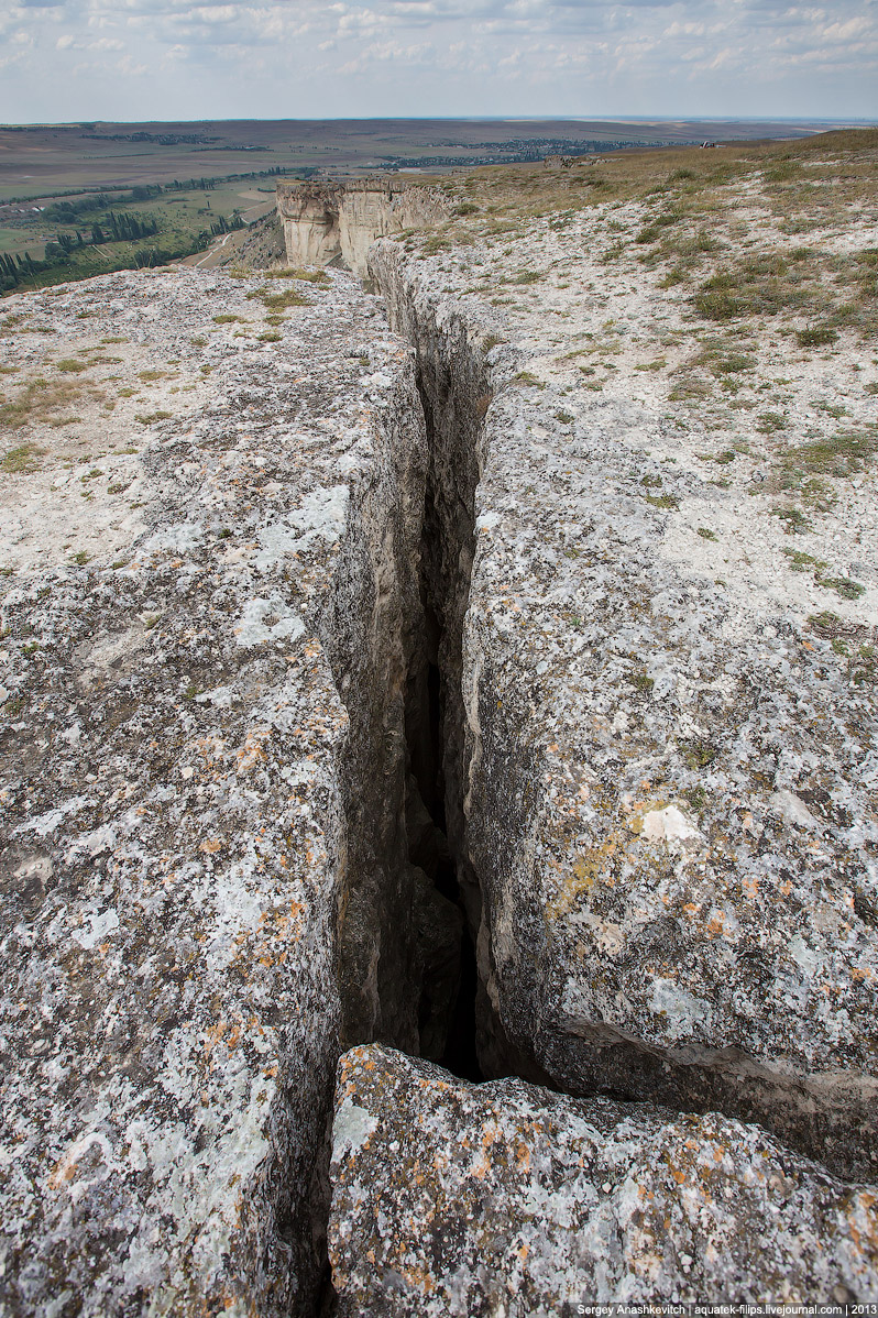 Ак-Кая или Белая скала - каменная красавица Крыма