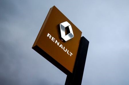 The logo of carmaker Renault is pictured at a dealership in Vertou, near Nantes, France, January 13, 2021. REUTERS/Stephane Mahe