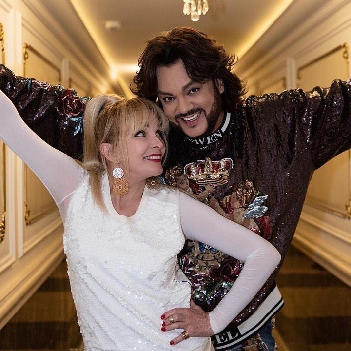 Лайма Вайкуле стала жгучей брюнеткой Лайма Вайкуле стала жгучей брюнеткой Звезды