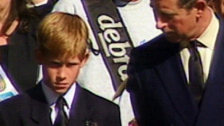 Меган Маркл, принц Гарри и их сын Арчи в первом трейлере документального сериала о психическом здоровье Монархи,Британские монархи