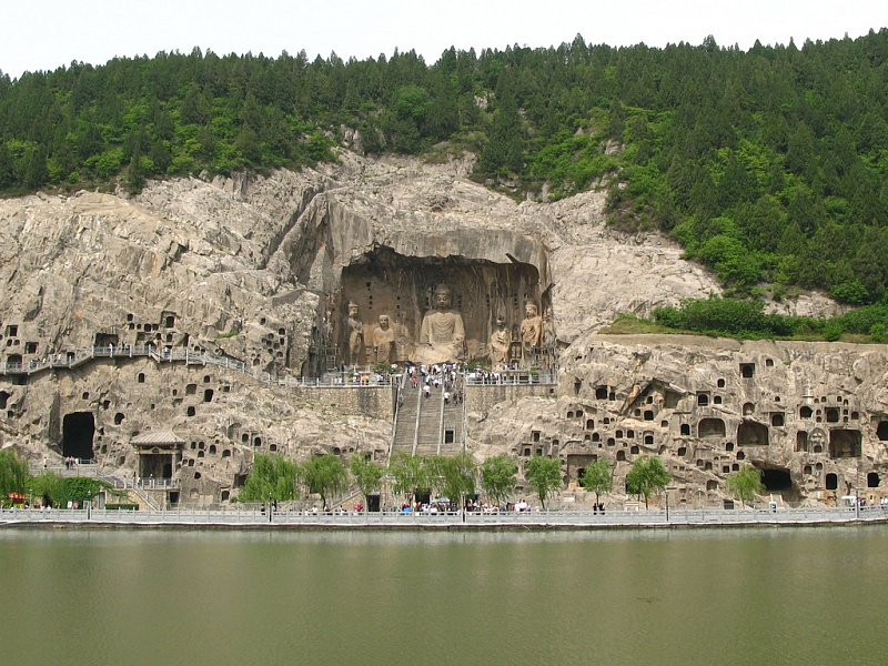 Гроты Лунмэнь – уникальные пещерные храмы в Китае Гроты Лунмэнь – уникальные пещерные храмы в Китае авиатур