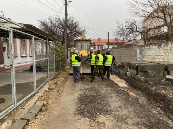 В Севастополе продолжается ремонт дорог