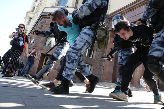 Евросоюз назвал неадекватным применение силы к протестующим в Москве Евросоюз назвал неадекватным применение силы к протестующим в Москве общество,политика,россияне