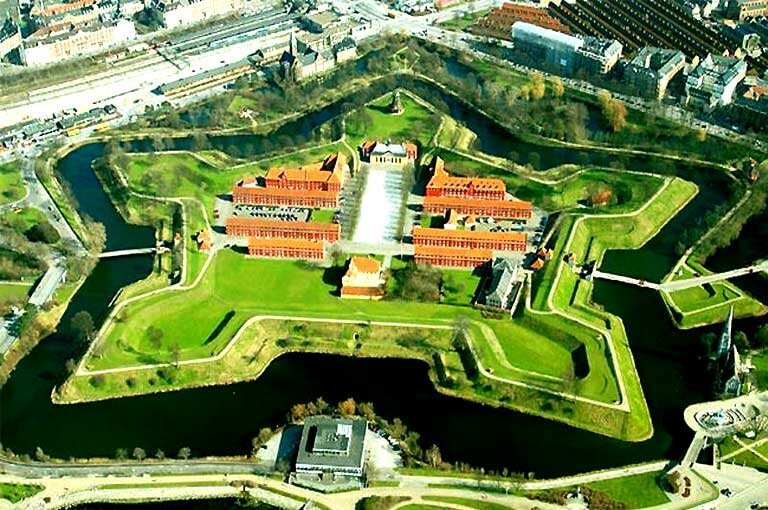 Загадки звездных бастионов, которые сверху выглядят круче, чем с земли 